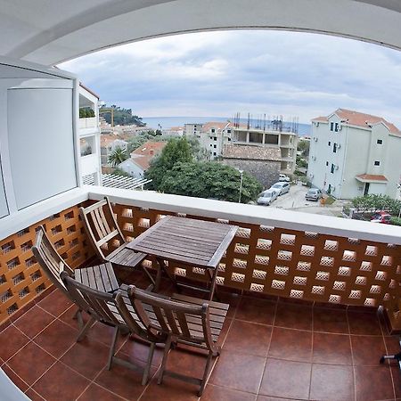 Apartments Mandarina Garden Petrovac Стая снимка