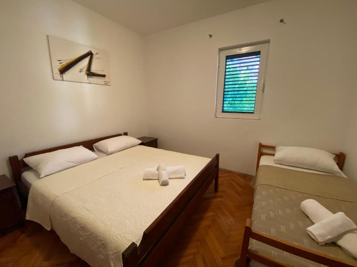 Apartments Mandarina Garden Petrovac Екстериор снимка
