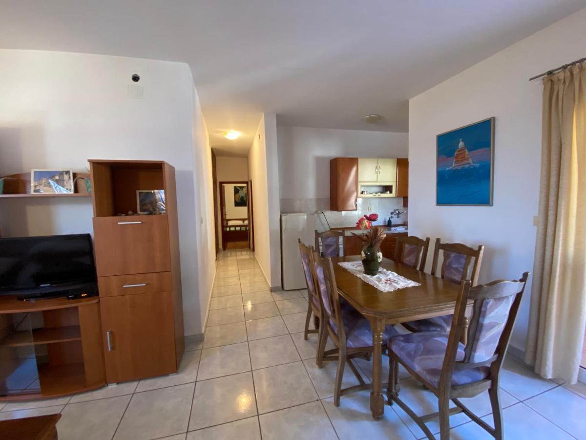 Apartments Mandarina Garden Petrovac Екстериор снимка