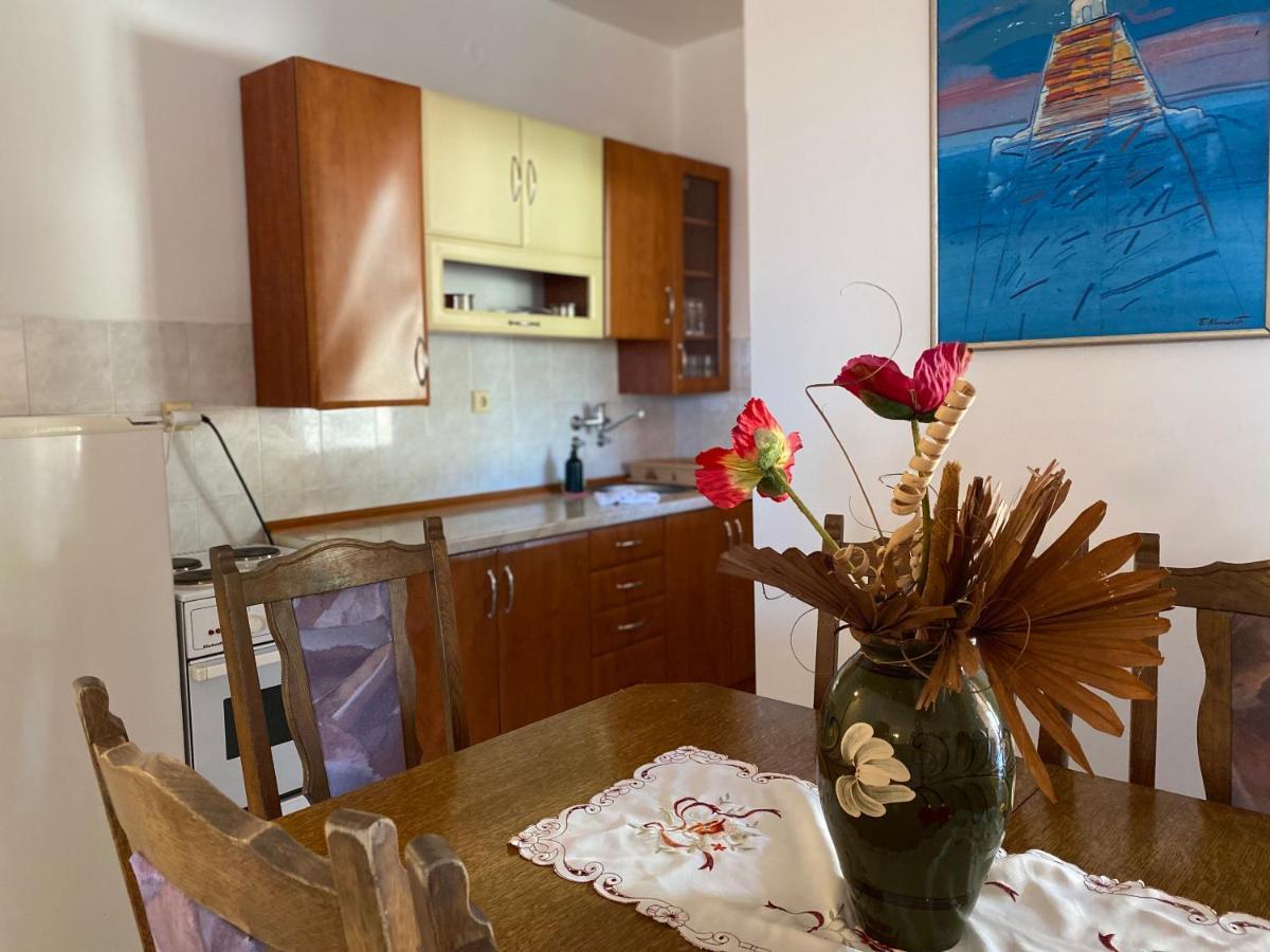 Apartments Mandarina Garden Petrovac Екстериор снимка
