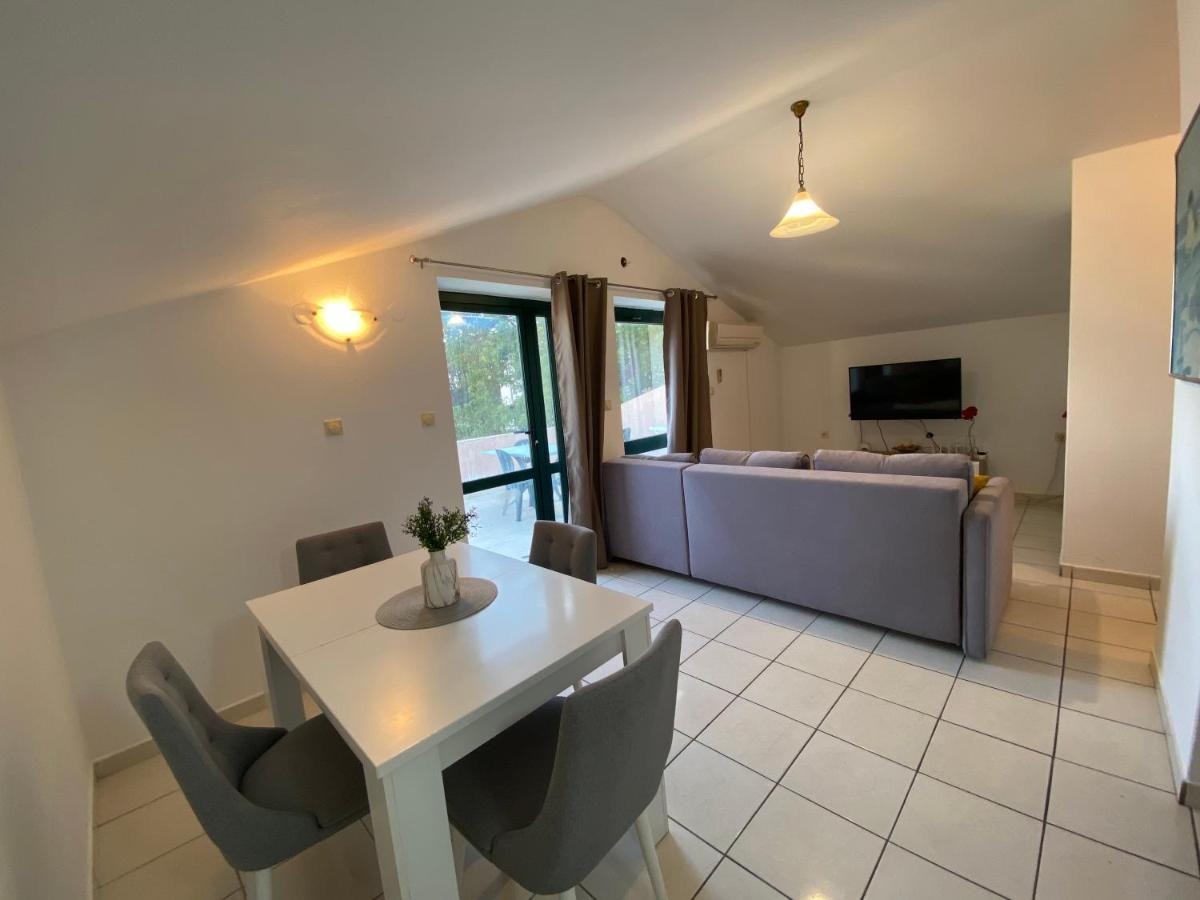 Apartments Mandarina Garden Petrovac Екстериор снимка