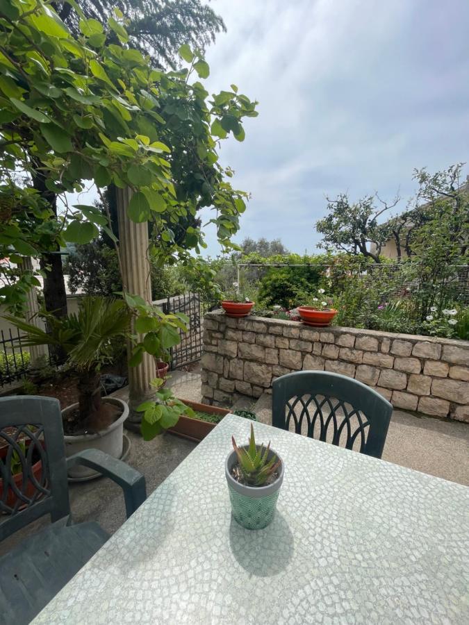 Apartments Mandarina Garden Petrovac Екстериор снимка