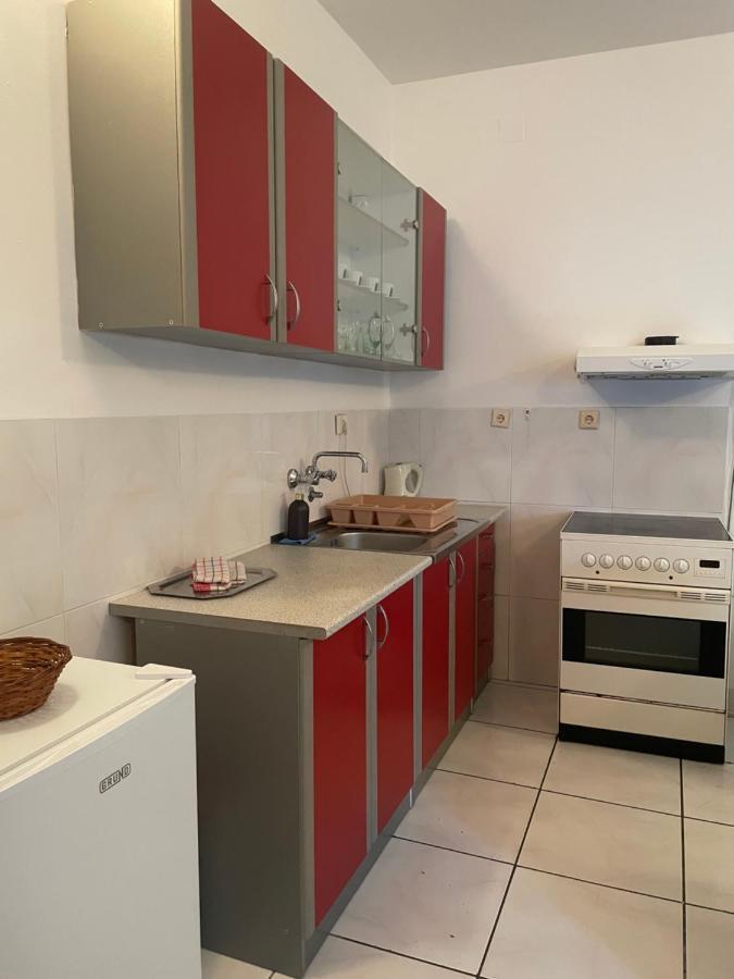Apartments Mandarina Garden Petrovac Екстериор снимка