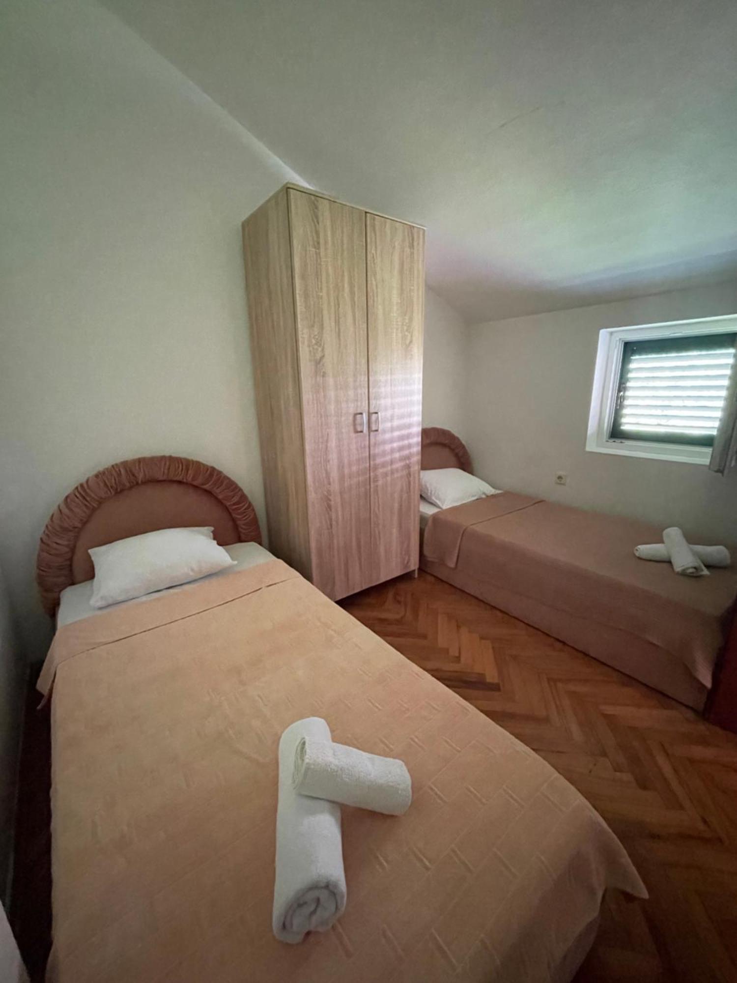 Apartments Mandarina Garden Petrovac Екстериор снимка