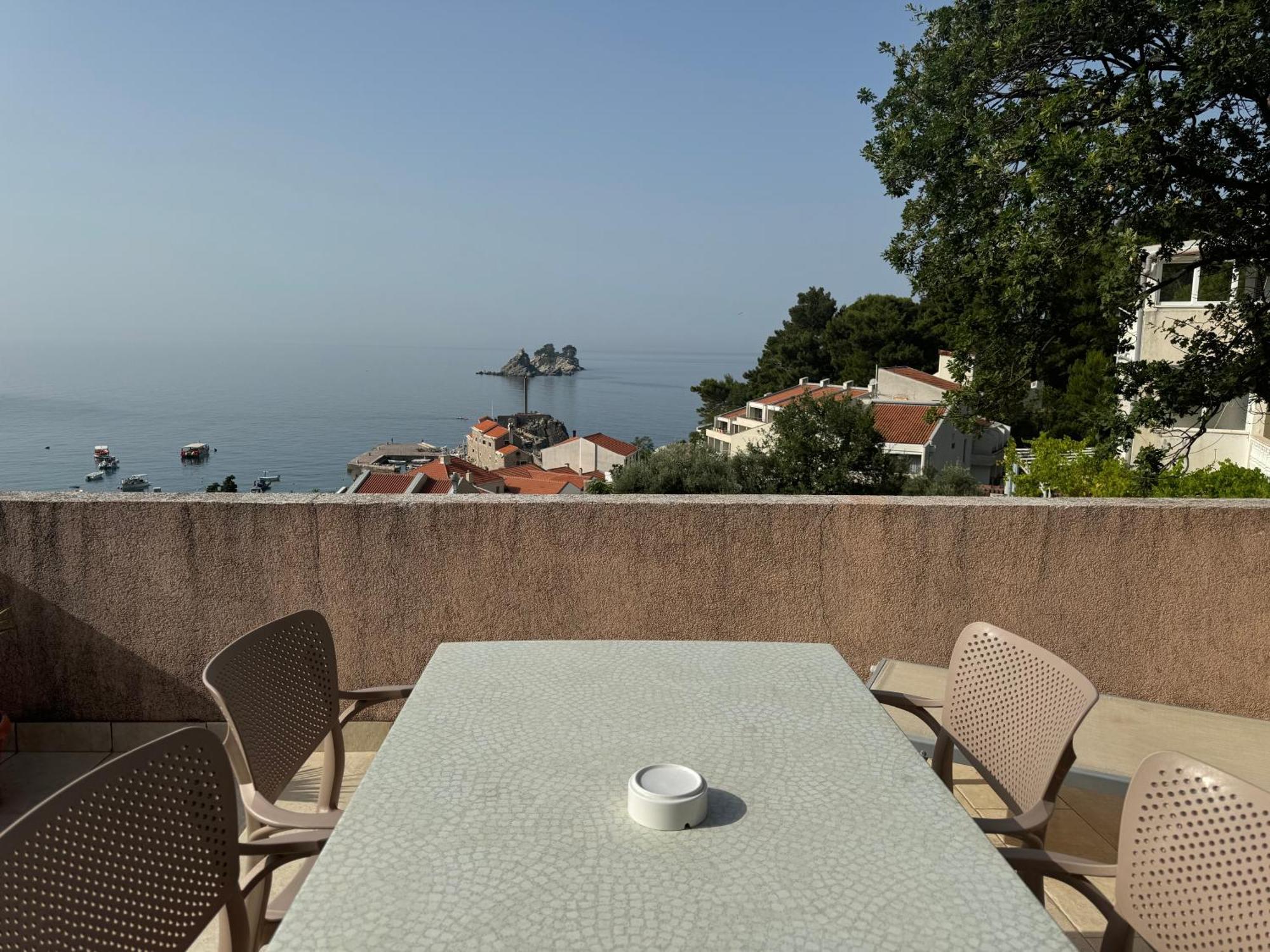 Apartments Mandarina Garden Petrovac Екстериор снимка