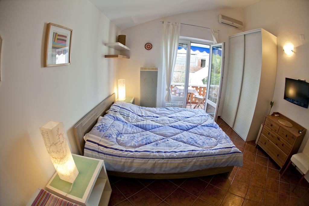 Apartments Mandarina Garden Petrovac Стая снимка