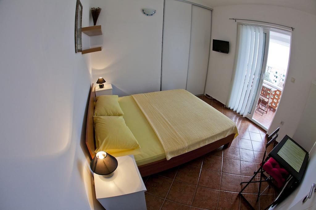 Apartments Mandarina Garden Petrovac Стая снимка