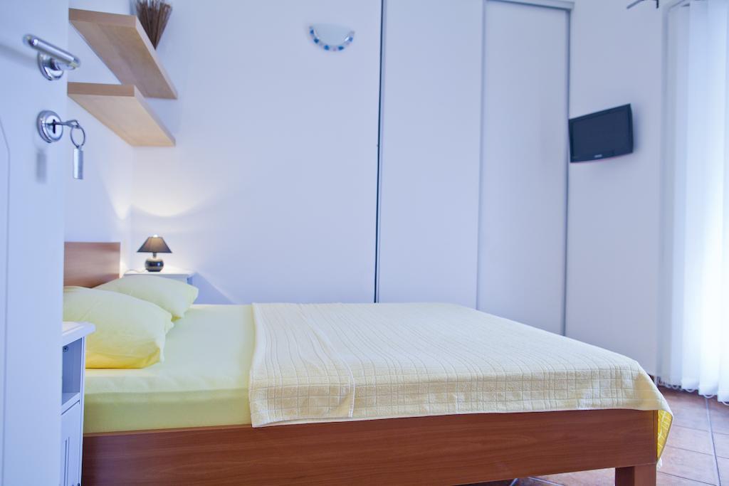 Apartments Mandarina Garden Petrovac Стая снимка