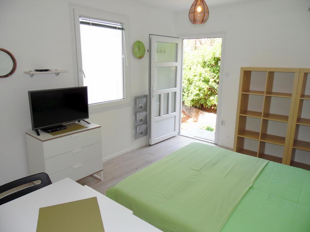 Apartments Mandarina Garden Petrovac Стая снимка