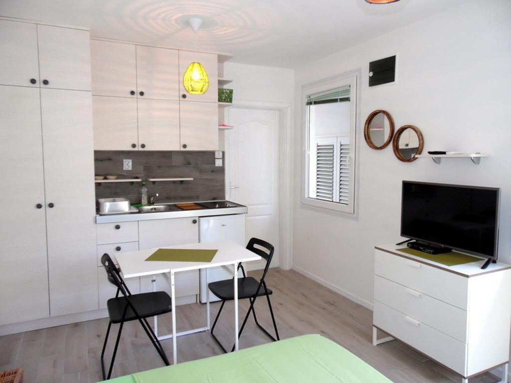Apartments Mandarina Garden Petrovac Екстериор снимка
