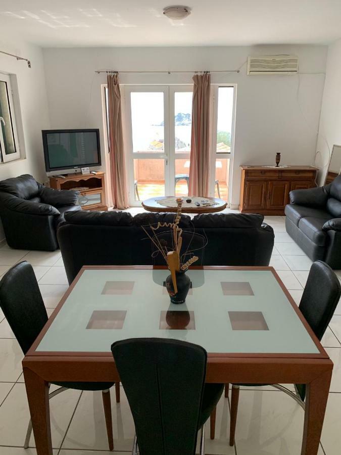 Apartments Mandarina Garden Petrovac Екстериор снимка