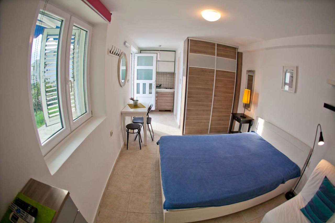 Apartments Mandarina Garden Petrovac Стая снимка